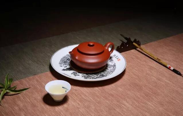 茶道是以修行道为宗旨的饮茶艺术，是饮茶之道和饮茶修道的统一